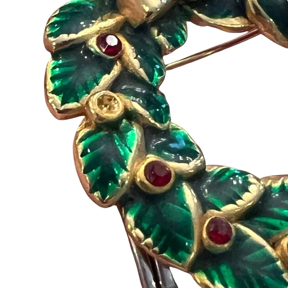 LIA‎ Green Red Enamel Red Rhinestone Christmas Wreath Brooch Signed Festive